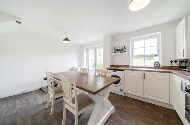 3 bed Semi-Detached for sale Image 12