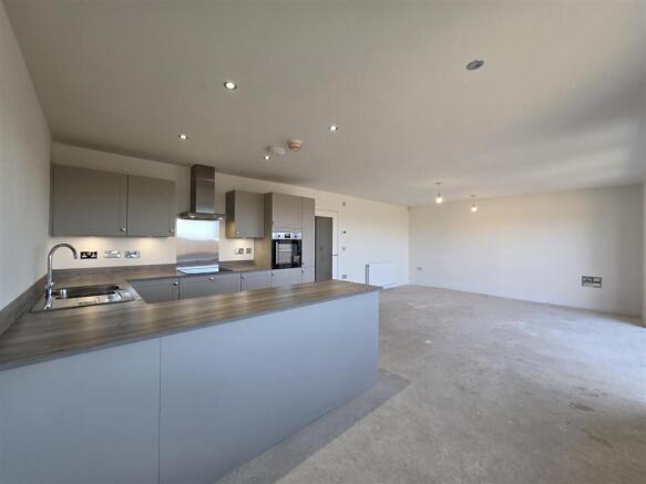 2 bed Semi-Detached for sale Image 10