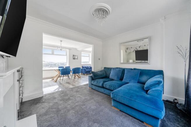 4 bed Semi-Detached for sale Image 6