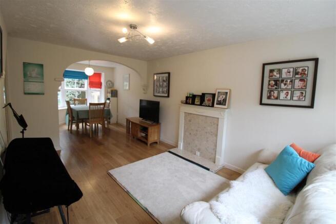 Lounge/Dining Room