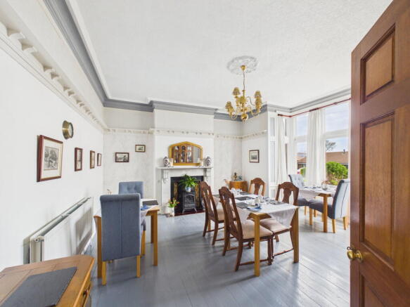 8 bed Detached for sale Image 5