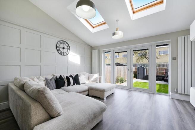 Conrad Drive, Worcester Park, KT4 photo 3
