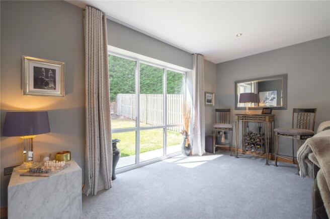 5 bed Detached for sale Image 10