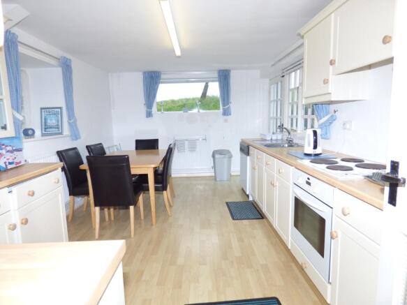 Cottage Kitchen Dine