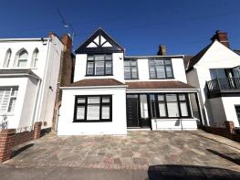 8, Cliff Road, Leigh-on-sea SS9 1HJ