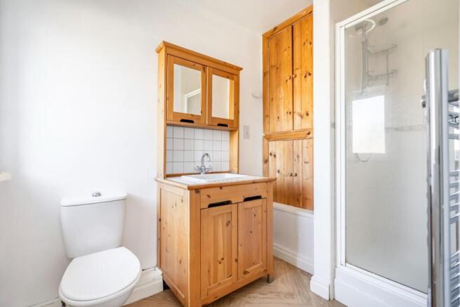 5 bed Semi-Detached for sale Image 11