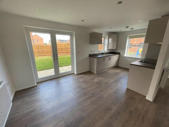 3 bed Detached to rent Image 8
