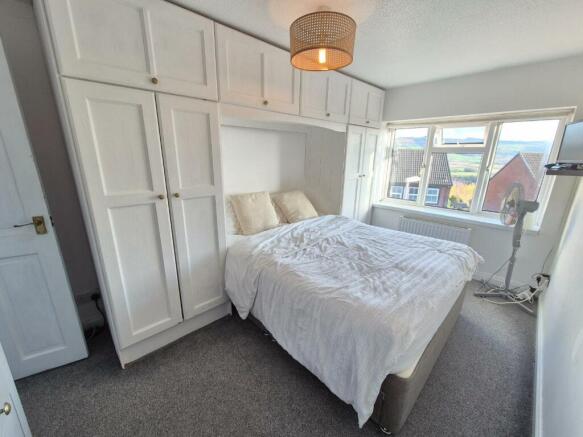 Bedroom 1.jpg