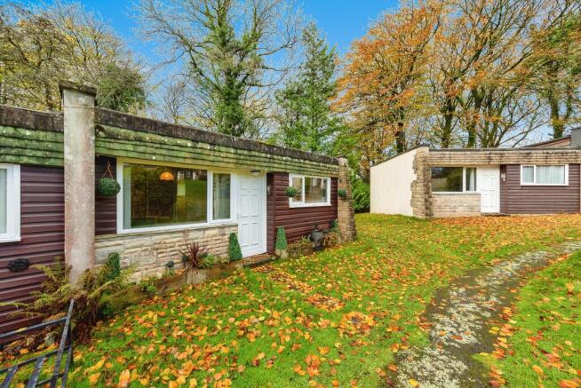 2-bed caravan on Lanteglos, Camelford, PL32, £27,000