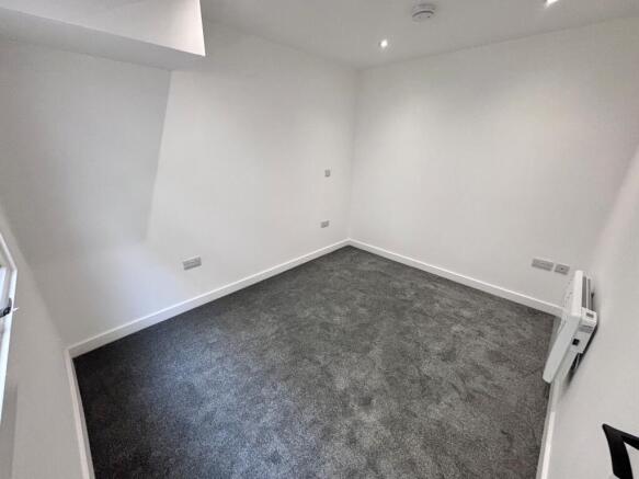 1 bed Apartment to rent Image 4