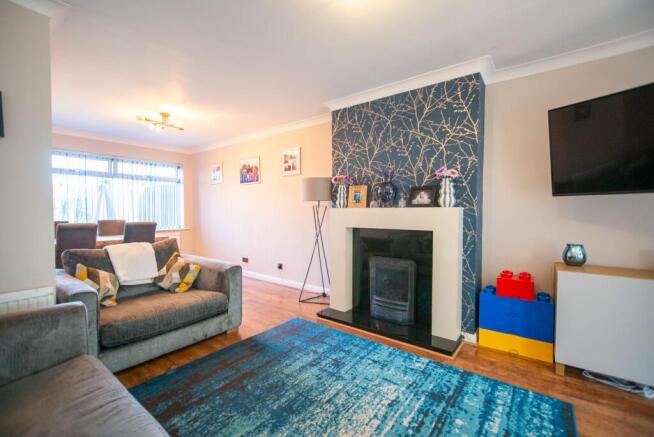 Lounge/dining room