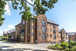 15, Willow House, Carter Court, Hook RG27 9AD