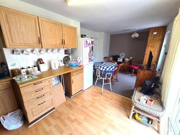 kitchen diner.jpeg