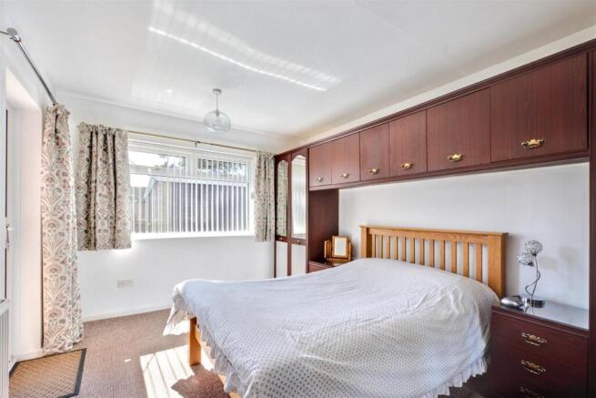 Bedroom 1_1.jpeg