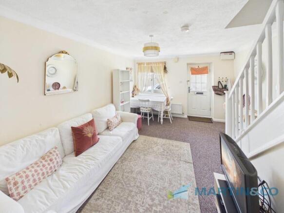 CAM02145G0-PR0102...