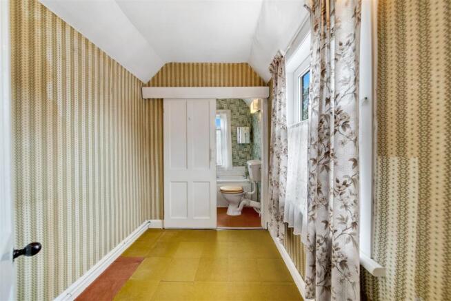 DRESSING ROOM