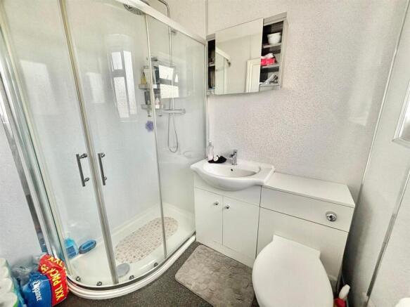 3 bed Semi-Detached for sale Image 12