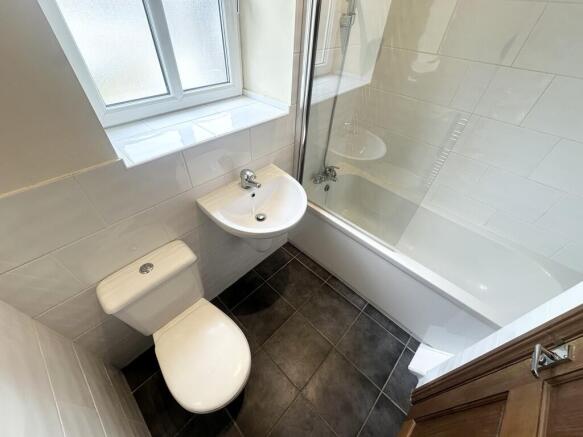 3 bed Detached to rent Image 6