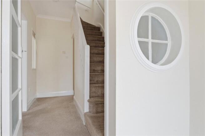 4 bed Semi-Detached to rent Image 5