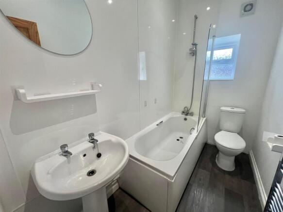 2 bed Terraced for sale Image 8