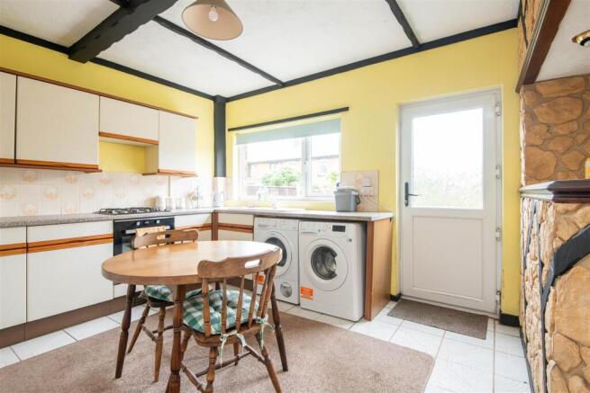 Kitchen & Dining