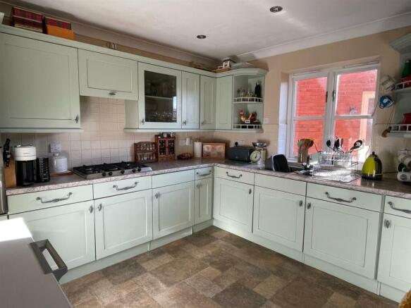 Kitchen..jpg