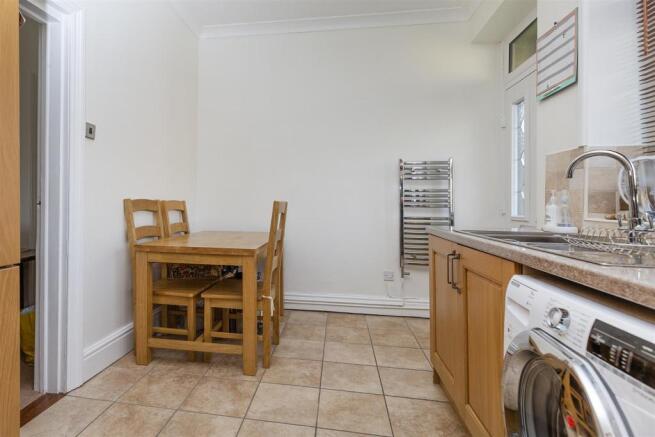 Kitchen/ Dining Room