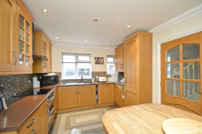 Kitchen2.jpg