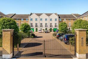 15, Pavilion Square, London SW17 7DN
