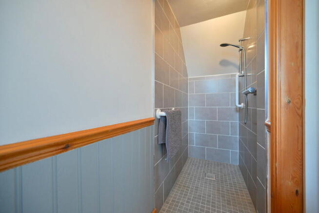 3 bed Terraced for sale Image 10