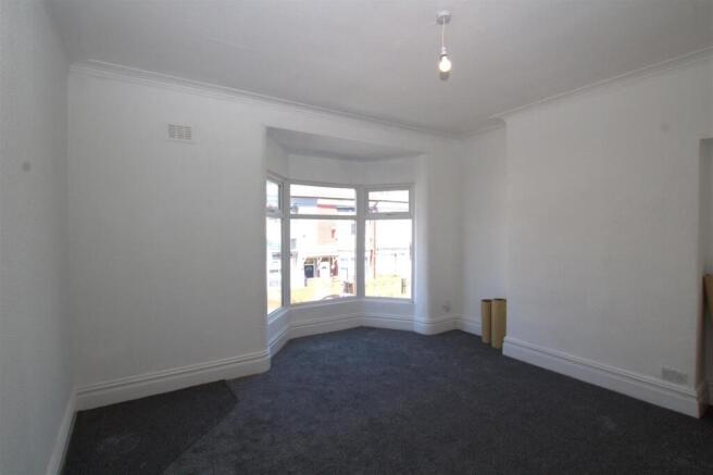 3 bed House to rent Image 5