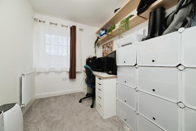 3 bed Semi-Detached for sale Image 10