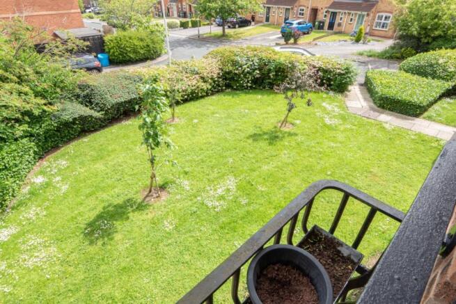 2 bed Flat for sale Image 7