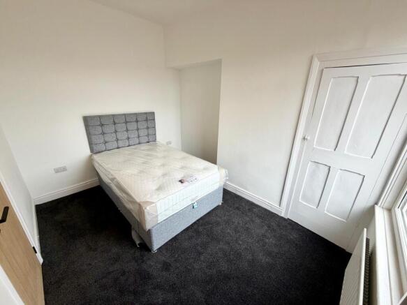 3 bed End of Terrace to rent Image 7
