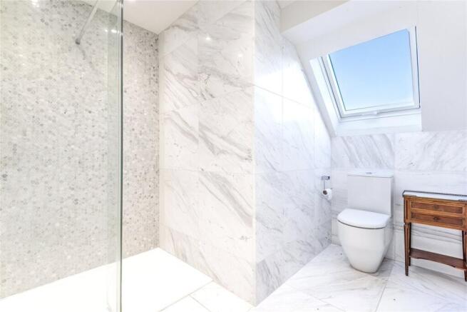 3 bed Apartment to rent Image 10