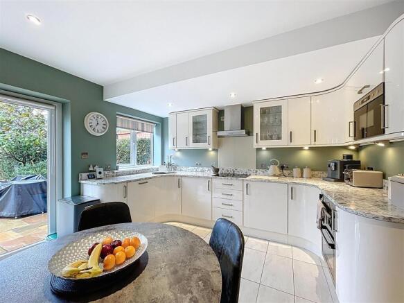 Fitted Kitchen