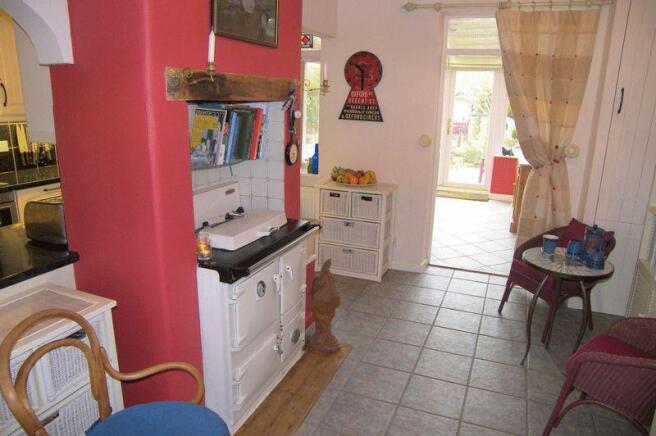 Breakfast/study area