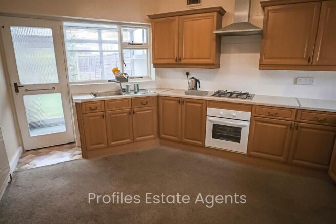 Spacious breakfast kitchen (rear).