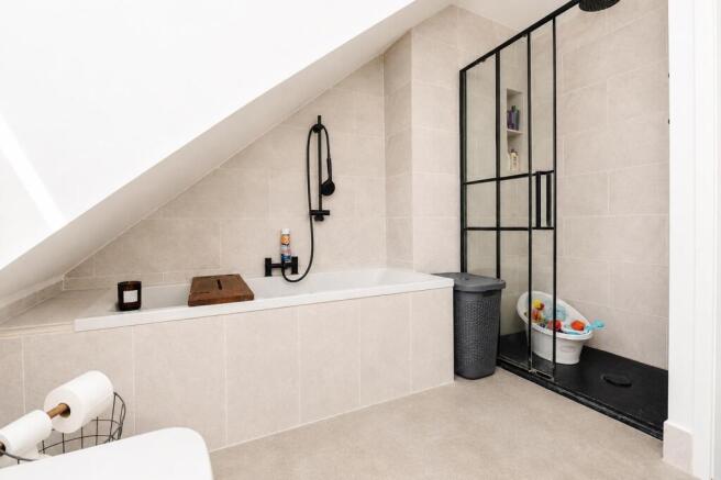 Bathroom..jpg