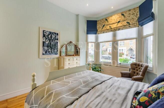 Brondesbury Road- Bedroom.jpg