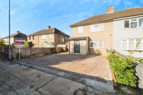 40, Dunster Close, Romford RM5 3AT