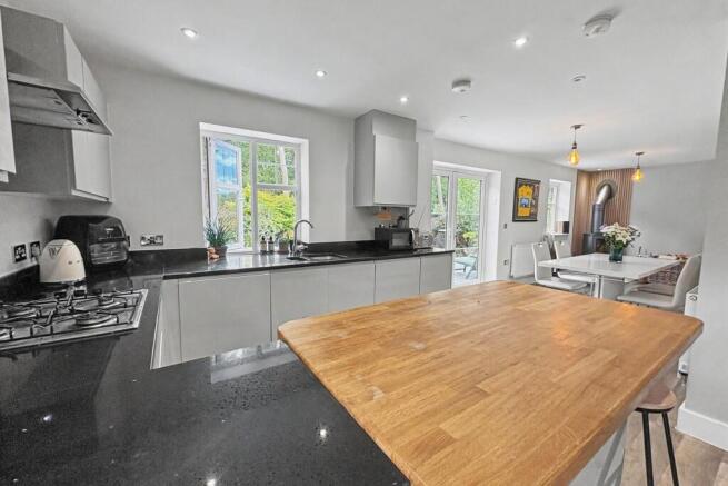 Verwood photo 4