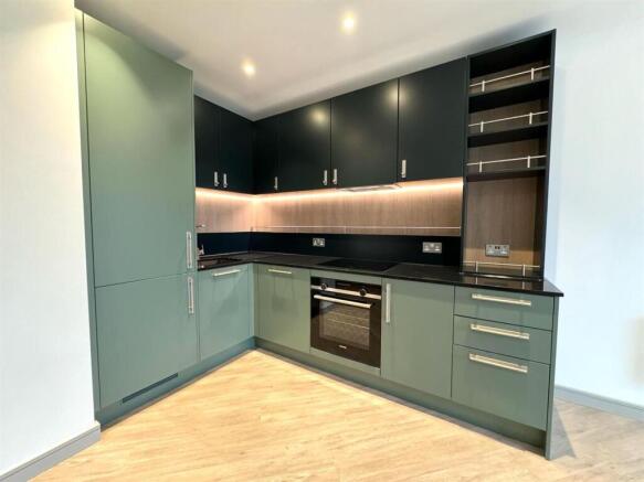 Kitchen pic 2.jpg