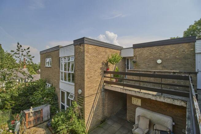 halls court SS 9.jpg