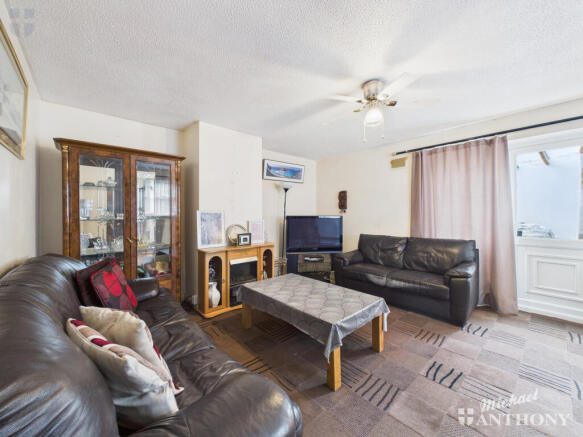 CAM03218G0-PR0759-STILL020