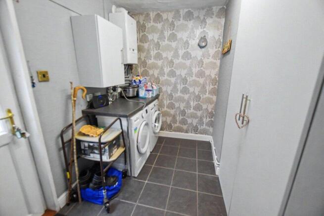 3 bed Semi-Detached for sale Image 6