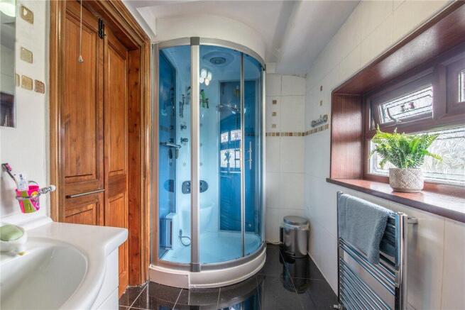 6 bed Semi-Detached for sale Image 7