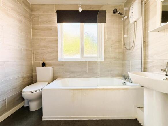 2 bed Semi-Detached Bungalow for sale Image 6