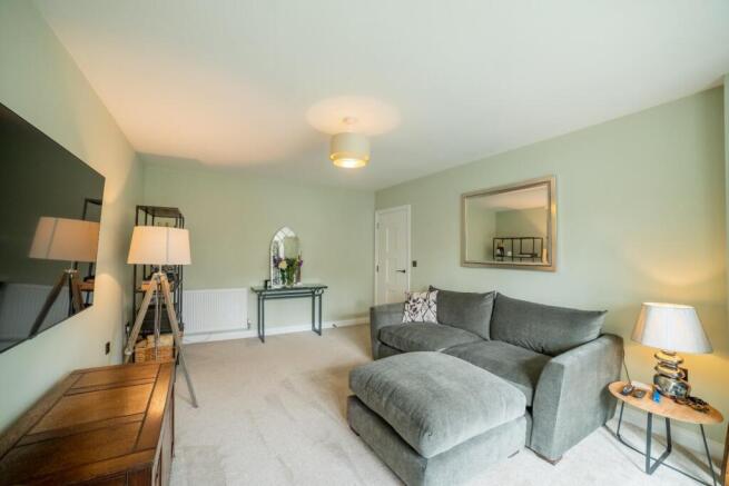 5 bed Detached for sale Image 6