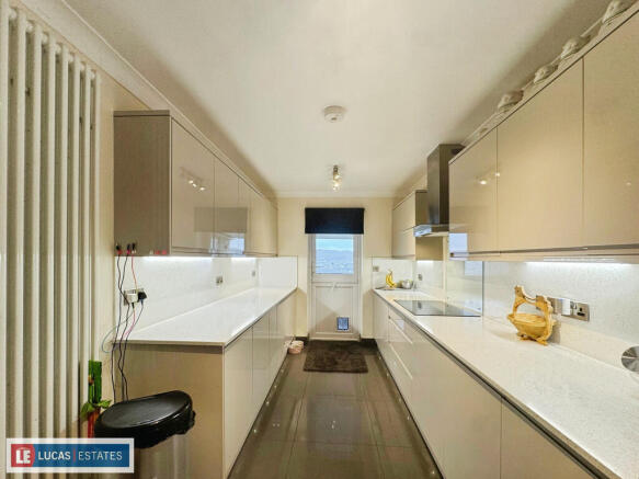 0cf0d825-image000...